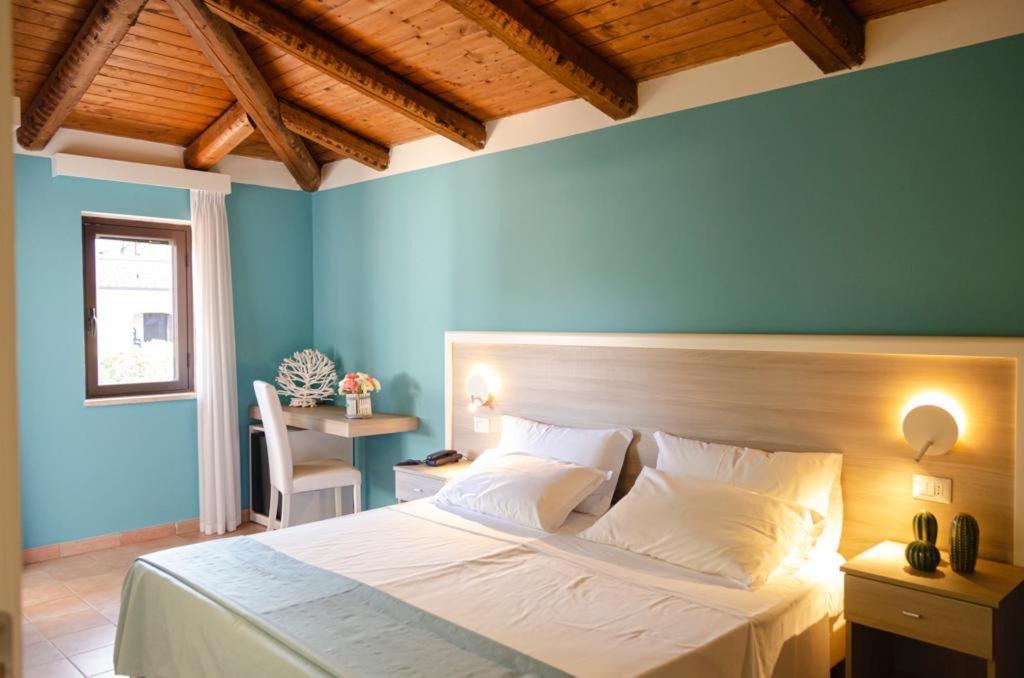 Costa Degli Dei Resort Capo Vaticano Extérieur photo
